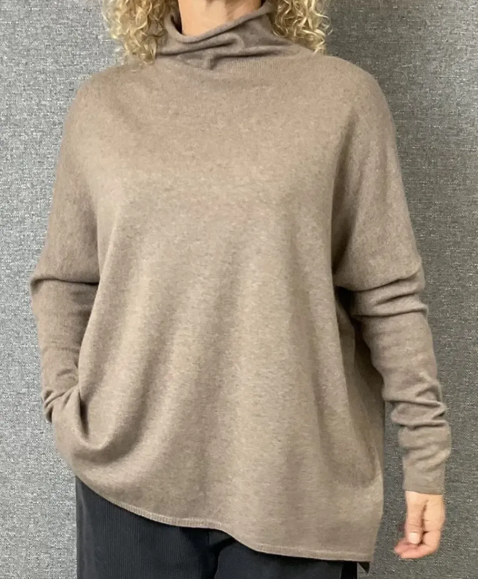 Caroline Jill Polo Sweater taupe
