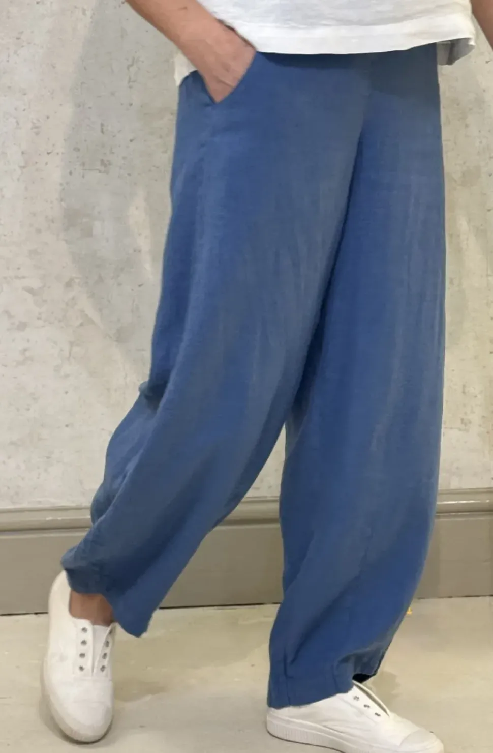 Vetono Boule Shaped Trouser blue dawn